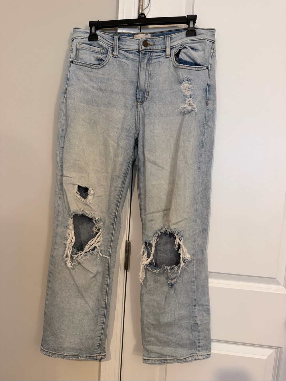 Altar’d State Size 30 Light Wash Distressed Women’s Jeans